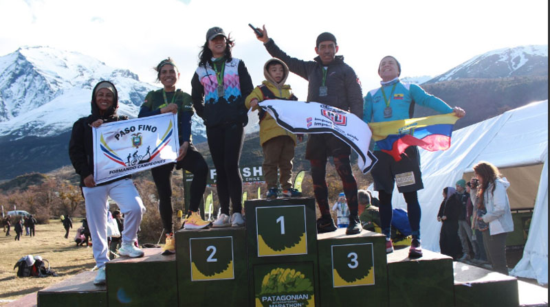 Atletas ecuatorianos del Club Paso alcanzaron podios en la Patagonian International Marathon 2022 en Chile. Foto: cortesía comité organizador