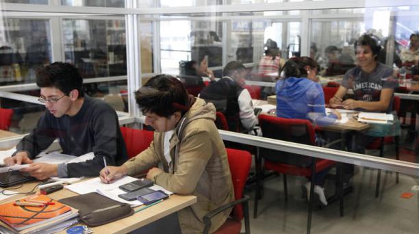 Los estudiantes no deben haber recibido antes una beca del Municipio de Quito, en el mismo programa de estudios. Foto: Archivo / EL COMERCIO