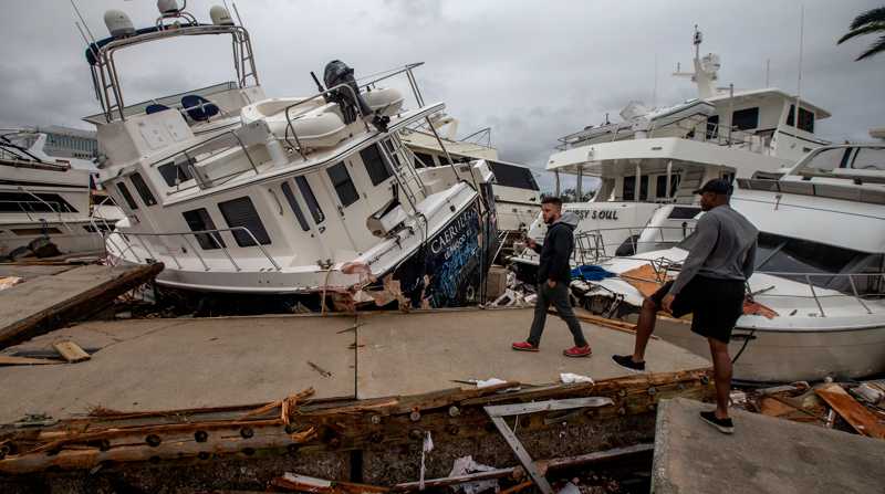 El gobernador de Florida (EE.UU.), Ron Desantis, afirmó que el impacto de Ian en el suroeste del estado fue "histórico" y los daños causados también. Foto: EFE