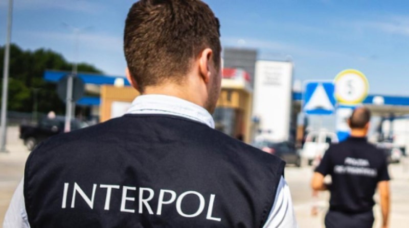 La Interpol dispusó una alerta roja de búsqueda para Germán C. Foto: Twitter Interpol.