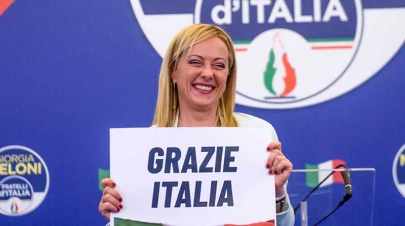Meloni es la más reciente de una larga lista de políticos populistas exitosos en Italia. Foto: Internet