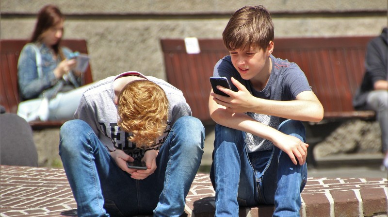 Más usuarios se suman a utilizar sus teléfonos móviles para jugar en línea. Foto: Pixabay