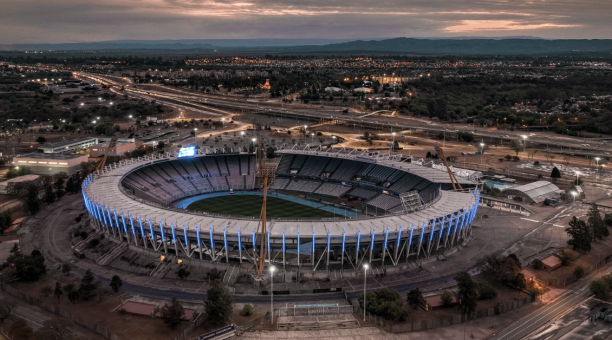 Vista aérea del estadio Mario Alberto Kempes, sede de la final de la Copa Sudamericana 2022 entre Independiente del Valle y Sao Paulo. Foto: Twitter @Sudamericana.