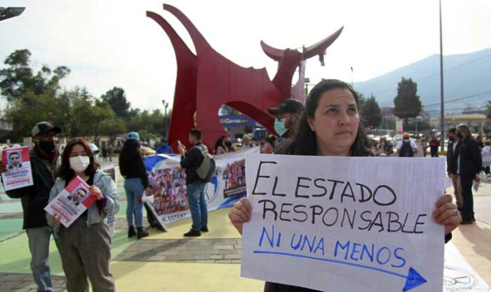 En Quito se realizó una marcha para reclamar por el asesinato de María Belén Bernal. La manifestación se replicó en varias ciudades del país. Foto: Patricio Terán / EL COMERCIO