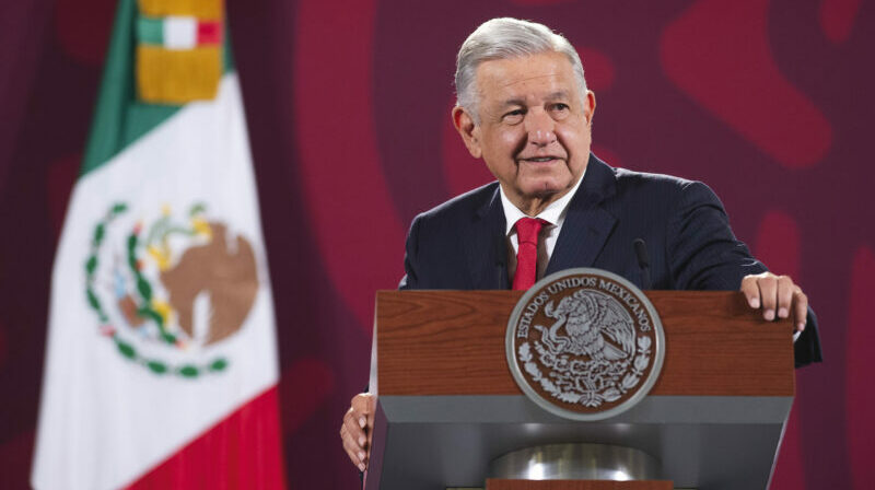 El mandatario mexicano Andrés Manuel López Obrador, durante una rueda de prensa en Palacio Nacional, en la Ciudad de México (México). Foto: EFE.