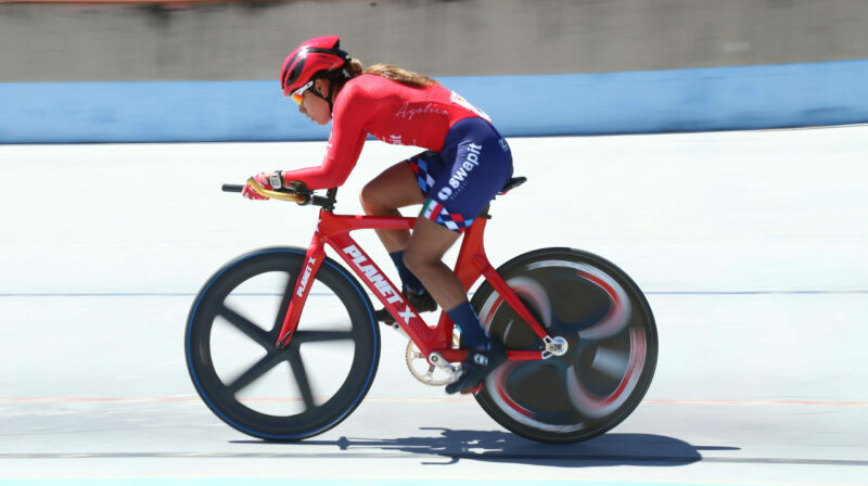 Myriam Nunez, ciclista de Pichincha en su entrenamiento en el Velodromo. Foto: Archivo / EL COMERCIO.