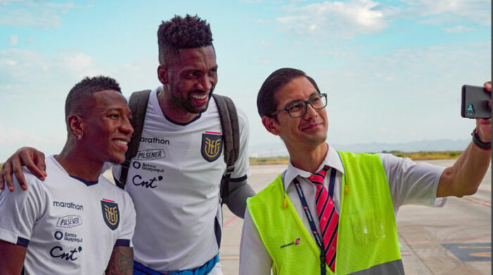 Los seleccionados de Ecuador ya llegaron a Murcia, en España, para su próximo partido amistoso. Foto: Twitter La Tri