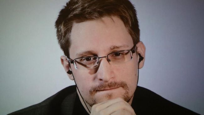 Snowden trabaja de consultor y ofrece videoconferencias a nivel mundial. Foto: Twitter @Afroditaa1984