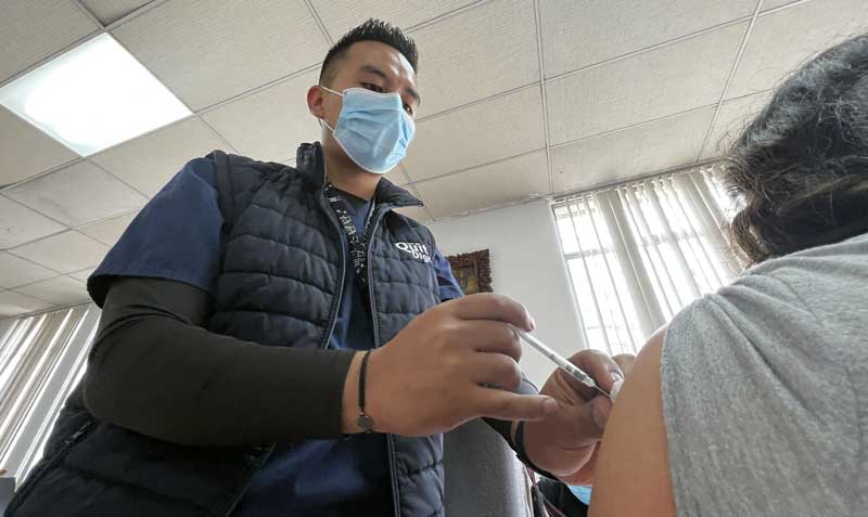 El personal de salud es en donde se han aplicado la mayor parte de dosis contra la influenza. Foto: archivo / EL COMERCIO