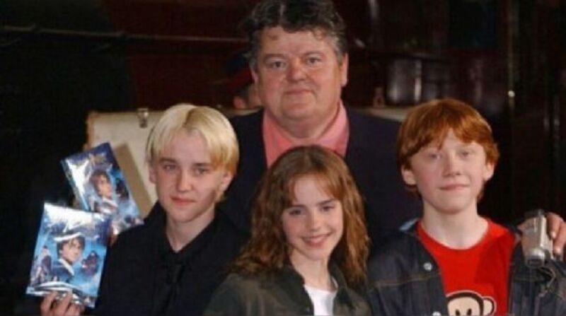 Tom Felton (Draco Malfoy), Emma Watson (Hermione Granger), Rupert Grint (Ron Wisley) junto a Robbie Coltrane (Hagrid) en la premiere de una de las sagas de 'Harry Potter'. Foto: Instagram