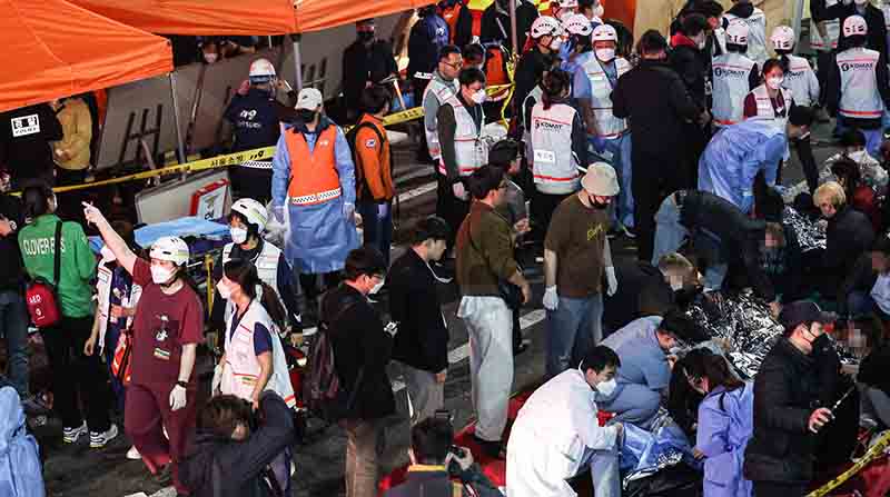 Una estampida durante las celebraciones de Halloween en el centro de Seúl ha dejado al menos 151 muertos y 82 heridos de gravedad. Foto: EFE