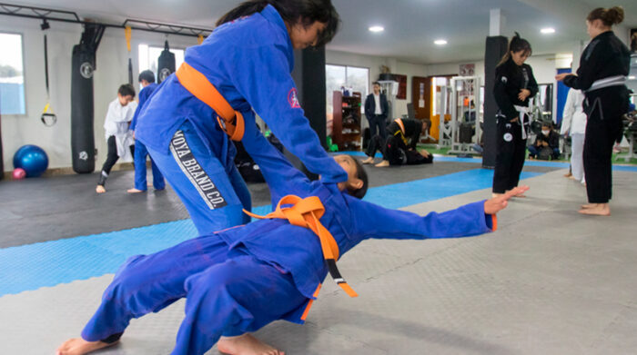 A las clases asisten niñas desde los 4 años. En Hulk Sports son guiadas por personal capacitado. Foto: Carlos Noriega / EL COMERCIO