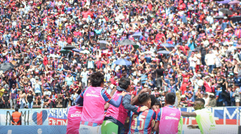 Deportivo Quito se quedó en los octavos de final del Ascenso Nacional de la Segunda Categoría. Foto: Twitter @SDQuito_Oficial