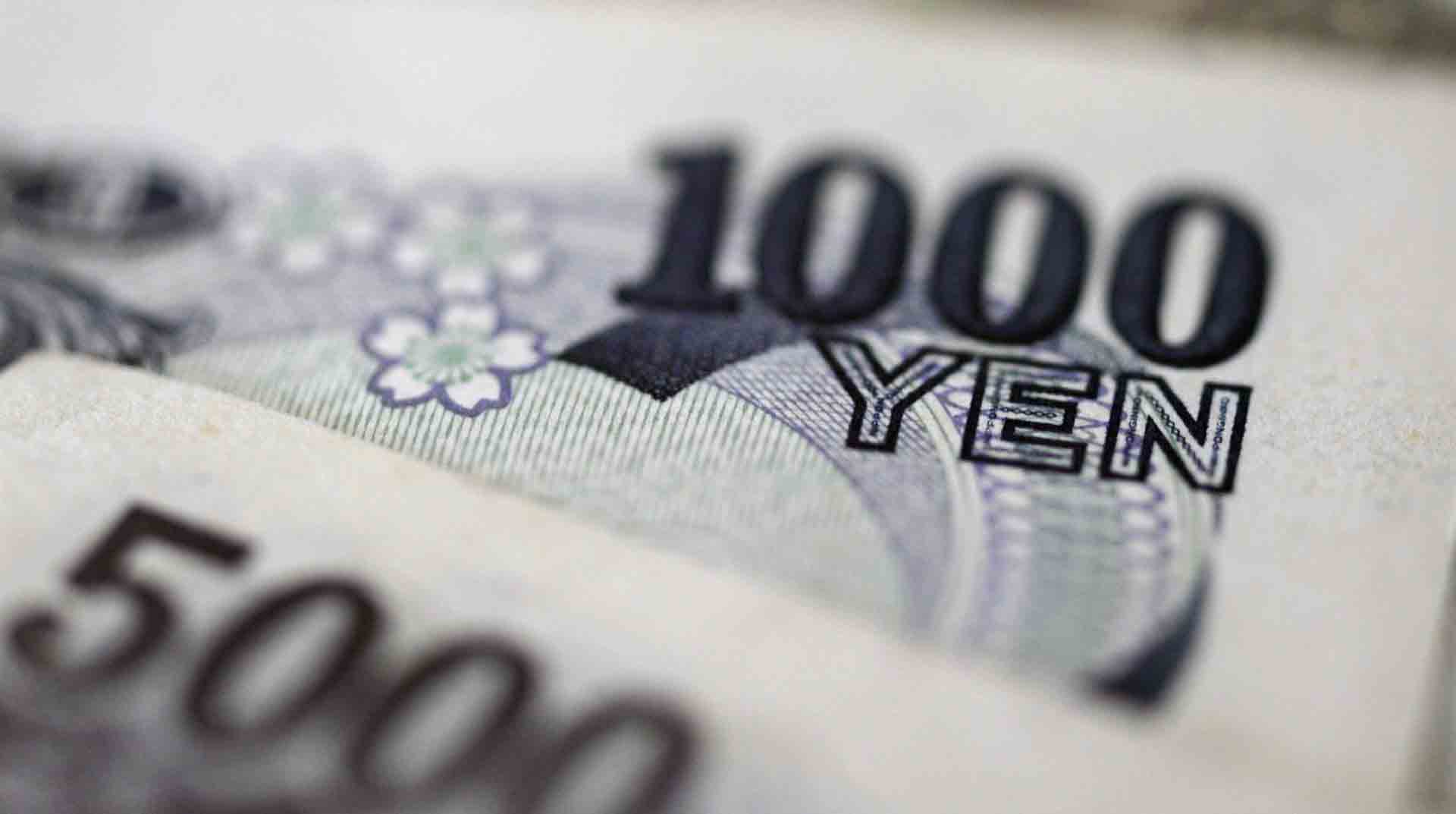 La divisa japonesa, el yen, experimentó en las últimas horas una rápida apreciación con respecto al dólar. Foto: EFE