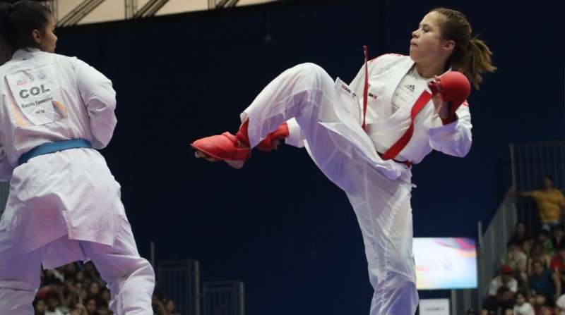 Valeria Echever se quedó con el oro en los 68 kg femeninos del karate. Foto: Fotos: Flickr Ministerio del Deporte