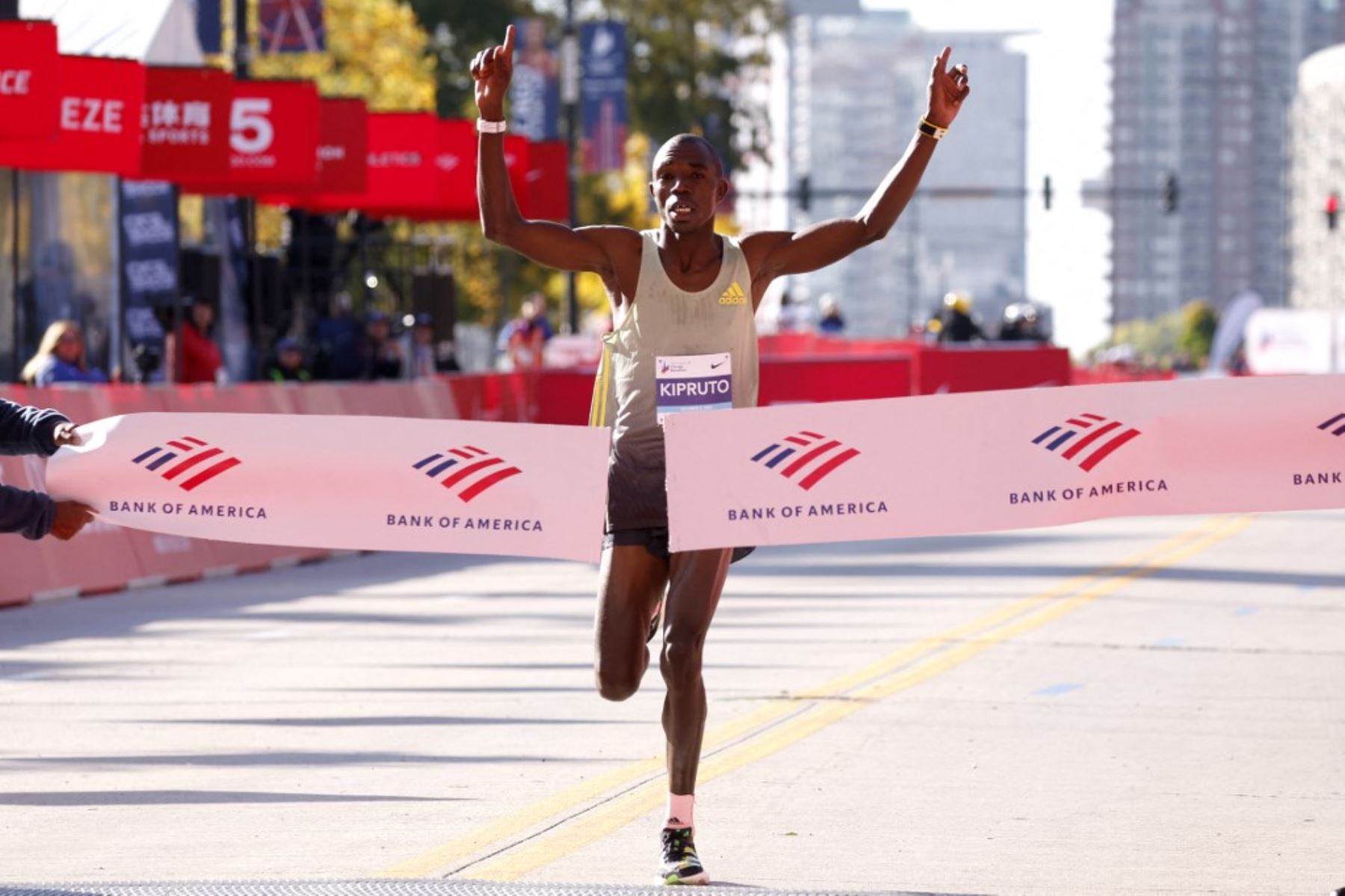 Benson Kipruto, ganador de la Maratón de Chicago. Foto: Twitter