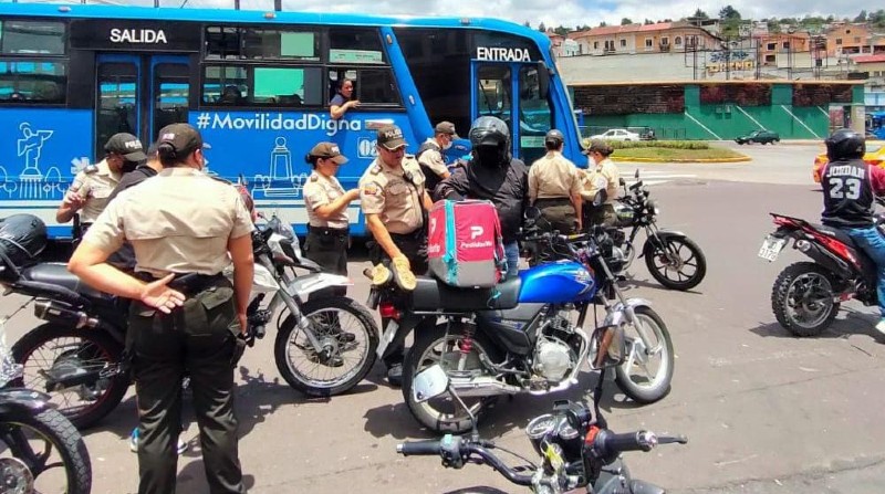 Policía Nacional realizó varios operativos en diferentes puntos del DMQ durante el feriado por la Independencia de Guayaquil. Foto Cortesía Policía Nacional.