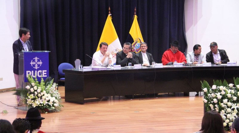 Se llevó a cabo el Acto de Cierre de las Mesas de Diálogo entre el Gobierno Nacional y las organizaciones indígenas en la Pontificia Universidad Católica del Ecuador. Foto: Twitter Ministerio de Gobierno