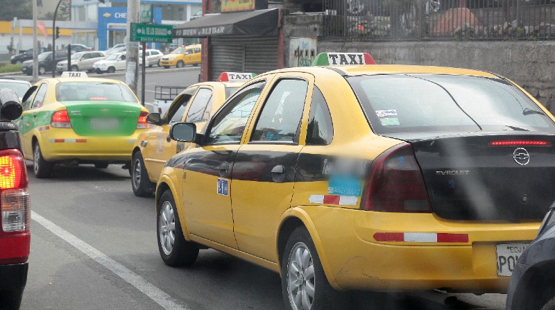 Imagen referencial. El secuestro exprés se ejecutó en un vehículo tipo taxi en el sector de Guamaní, al sur de Quito. Foto: Archivo / EL COMERCIO