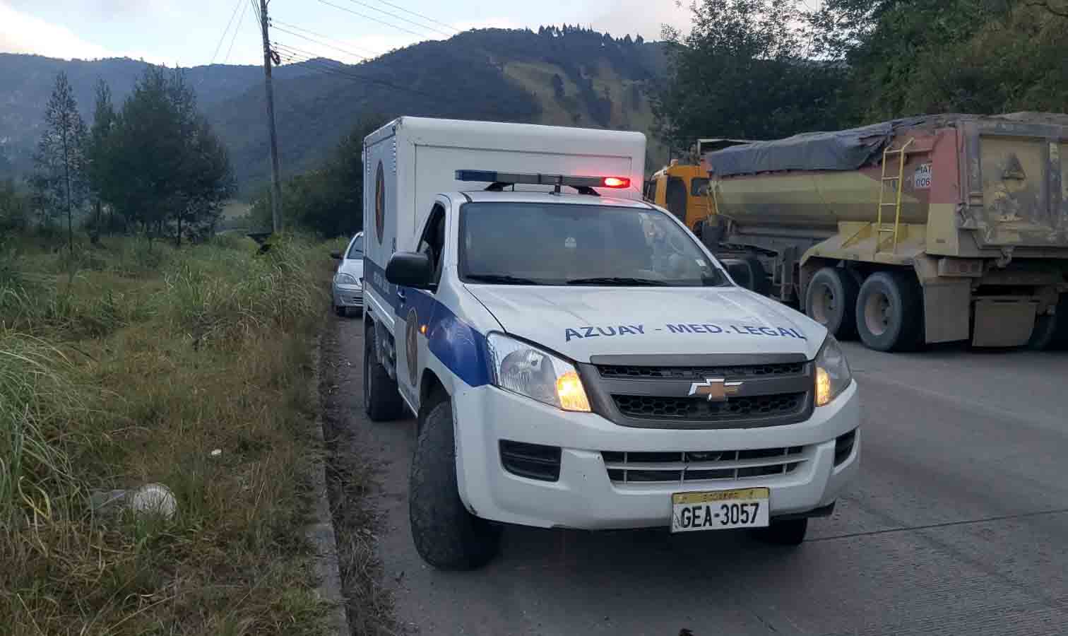 Una mujer falleció en el siniestro de tránsito ocurrido en el cantón Girón, en la provincia de Azuay. Foto: Cortesía Cruz Roja del Azuay.