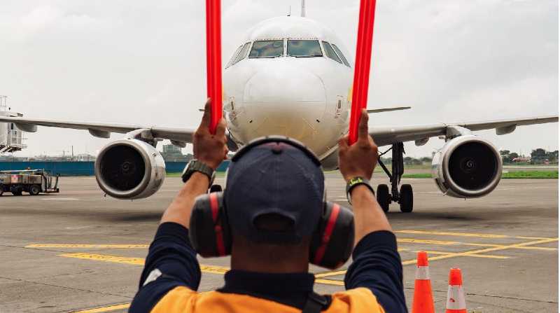Imagen referencial. La Dirección General de Aviación Civil (Dgac) tiene listo el plan operativo de arribo y salida de aeronaves por la final de la Copa Libertadores. Foto: Aeropuerto de Guayaquil