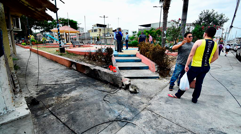 El estrellamiento de la avioneta en Guayaquil no dejó víctimas colaterales. Foto: Enrique Pesantes / EL COMERCIO