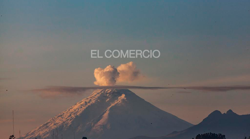 El volcán Cotopaxi ha disminuido su nivel de sismicidad. Foto: Patricio Terán / EL COMERCIO