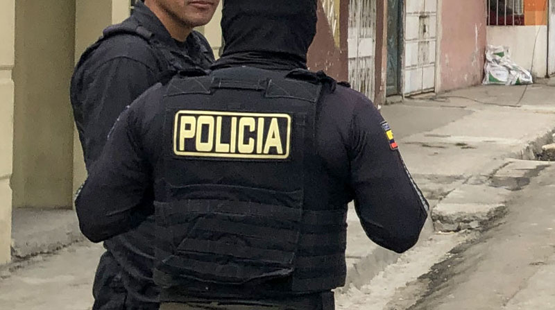 Imagen referencial. Agentes de la Unase detuvieron al sospechoso, señalado por extorsionar en Esmeraldas. Foto: Archivo/ EL COMERCIO