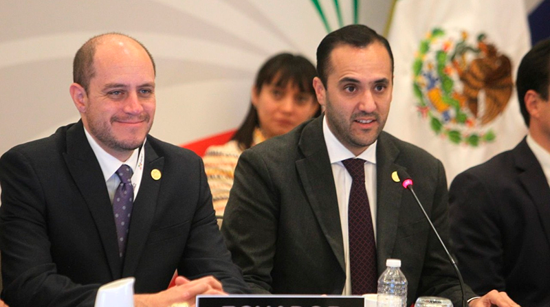 El ministro de Producción, Julio José Prado y el canciller Juan Carlos Holguín durante la reunión del Consejo de Ministros, Foto: Cancillería