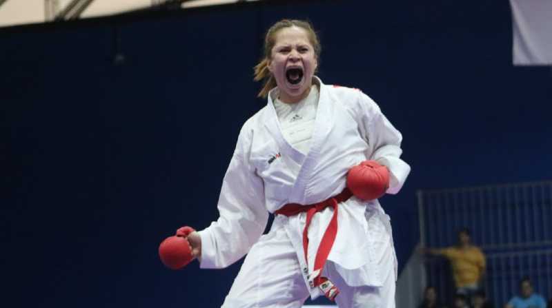Valeria Echever, karateca ecuatoriana que ganó oro en Asunción 2022. Foto: Twitter Ministerio del Deporte
