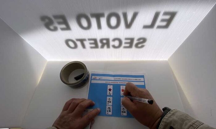 Las personas mayores de 18 años deberán votar en los próximos seccionales de manera obligatoria. Foto: Archivo / EL COMERCIO