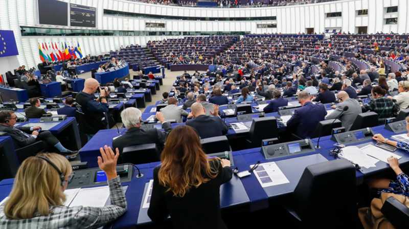 Miembros del Parlamento Europeo durante la sesión de este martes. Foto: EFE/ JULIEN WARNAND