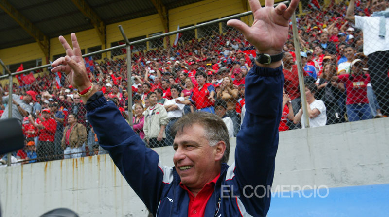 El DT Ever Hugo Almeida logró el ascenso con El Nacional en el 2022. También fue campeón con los puros criollos en 2005 y 2006. Foto: archivo / EL COMERCIO