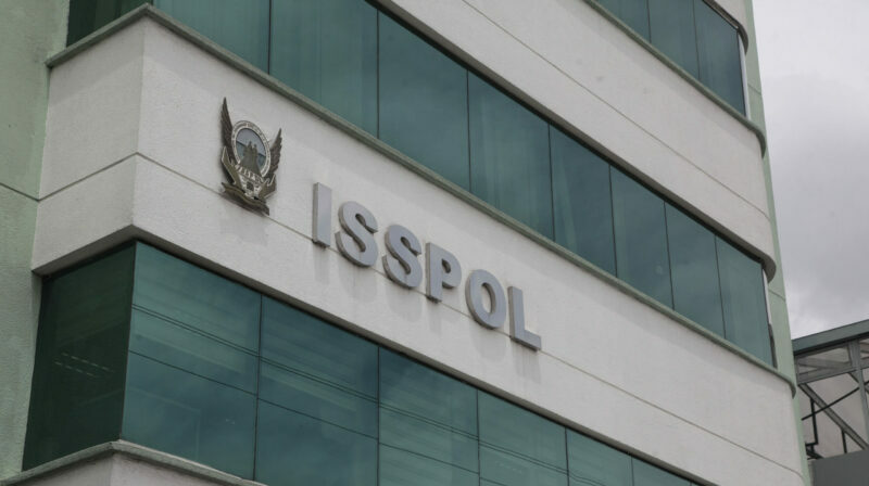 Edificio de la ISSPOL. El caso de peculado tendrá su audiencia el 9 de enero de 2023. Foto: Archivo / EL COMERCIO.