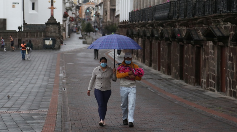 Por cantidad de lluvia en Quito en el 2018, se registraron 16 milímetros, en el 2019 fueron 10, en el 2020 apenas cinco, en el 2021 alcanzaron los 40 y este año van casi 50 milímetros. Según los registros históricos, para octubre, se esperaban 107 milímetros en La Tola, y ya va cayendo casi el 50%. Foto: Archivo / EL COMERCIO