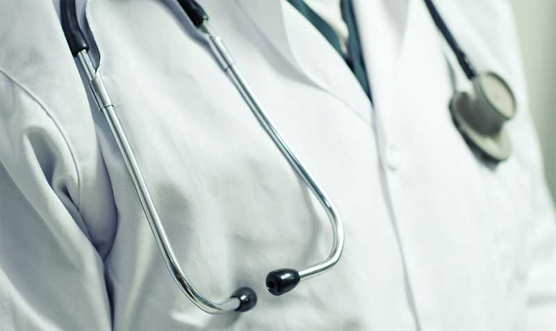 Imagen referencial. La capacitación para médicos de primer será presencial en Quito y Guayaquil y también virtual. Foto: Pixabay