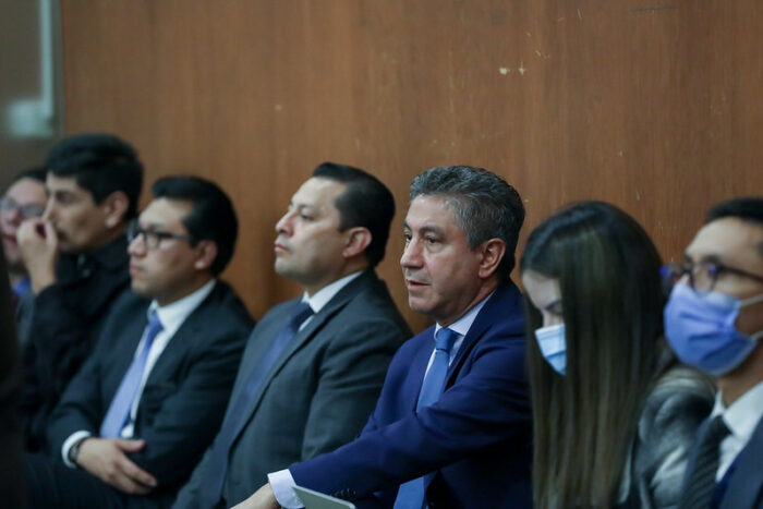 Juan José Morillo y Fausto Murillo (centro), vocales de la Judicatura, en la sesión 797 del Pleno, durante el juicio político. Foto: Asamblea