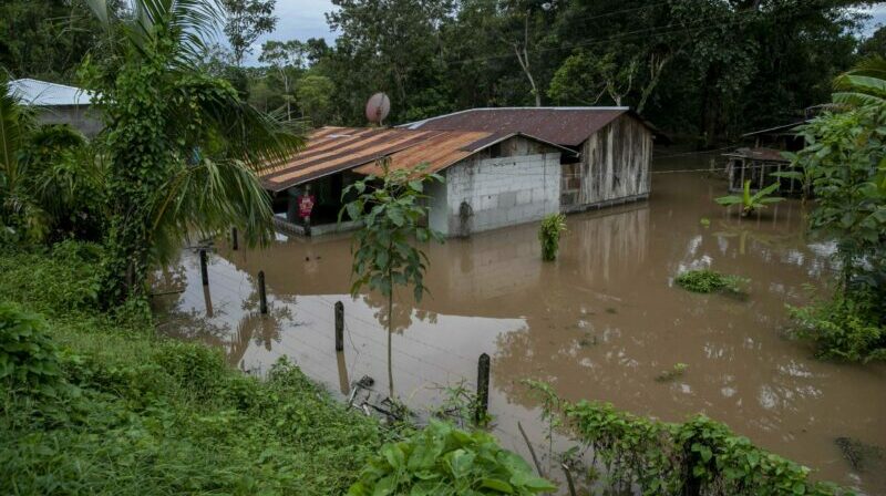 Casa inundada por el paso de Julia, el 9 de octubre de 2022 en la ciudad de Bluefields (Nicaragua). Foto: EFE.