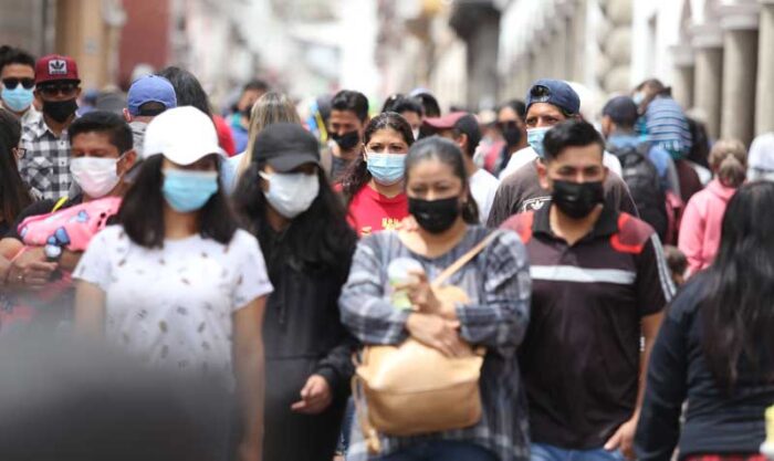 Un especialista dice que no existe una evidencia contundente para afirmar que la pandemia terminó. Foto: Diego Pallero / EL COMERCIO