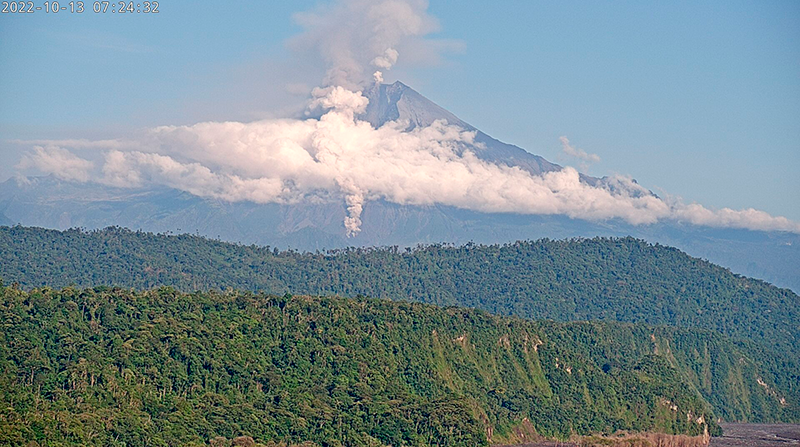 Vista del volcán Sangay el 13 de octubre del 2022. Foto: Geofísico