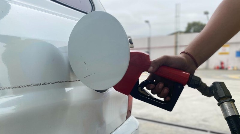 Focalización de subsidios se hará con criterios de elegibilidad. 72% de vehículos tiene bajo cilindraje, según el ministro de Transporte, Darío Herrera. Foto: Petroecuador