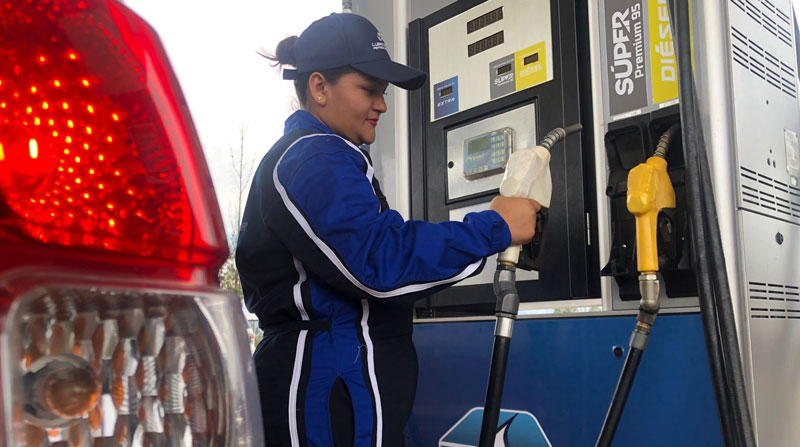 La venta de la gasolina súper premium 95 comenzará desde este 26 de octubre de 2022 en Ecuador. Foto: Diego Pallero/ EL COMERCIO