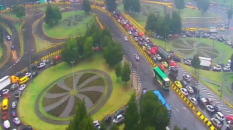 Se registra congestión vehicular alta en el sector del Trébol, en el centro sur de Quito a causa de las lluvias. Foto: ECU 911
