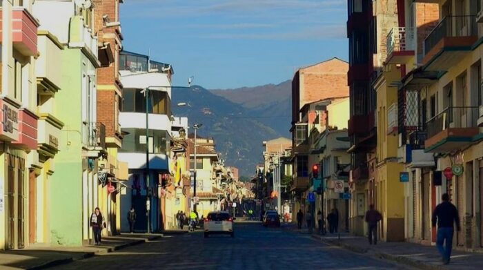 Edi Calle Mariscal Lamar, en el centro de Cuenca. 
