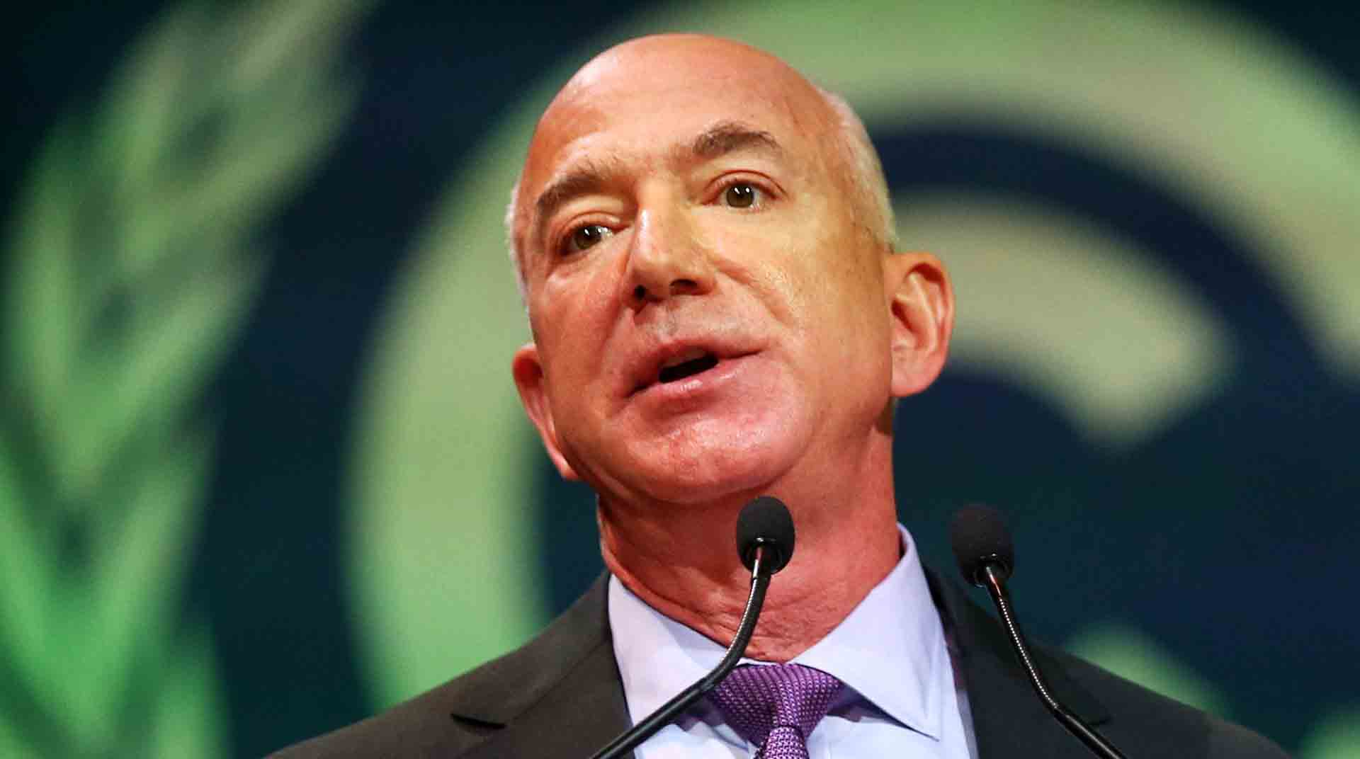 El fundador de Amazon, Jeff Bezos, aseguró al canal estadounidense CNN que planea donar la mayor parte de su patrimonio de USD 124 000 millones. Foto: EFE