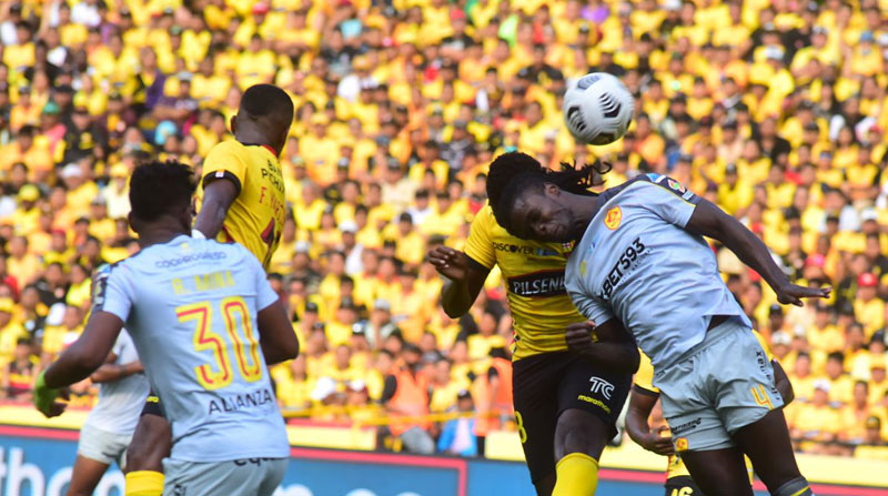 Aucas y Barcelona jugarán en Quito, la final de vuelta del fútbol ecuatoriano, el 13 de noviembre del 2022. Foto: Enrique Pesantes / EL COMERCIO