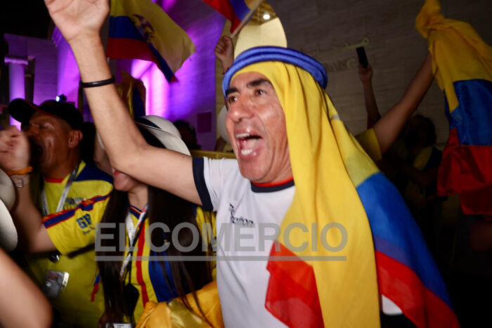 Hinchas ecuatorianos optimistas antes del debut de Ecuador en el Mundial Qatar 2022. Foto: Diego Pallero/El Comercio