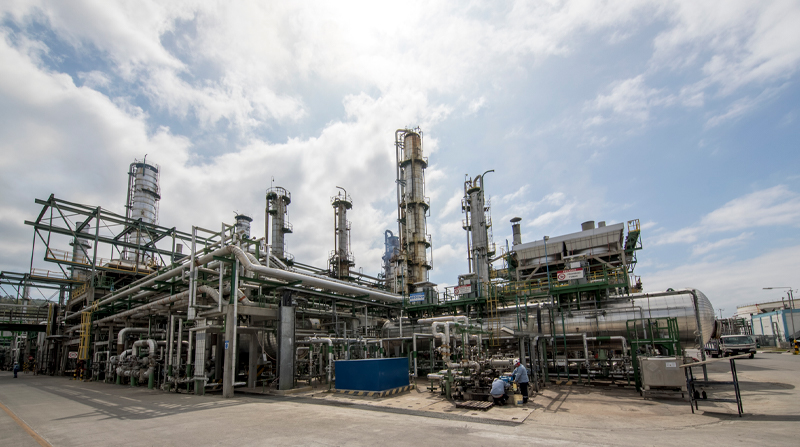 La Refinería Esmeraldas tiene una capacidad de procesamiento de 110 000 barriles de crudo al día. Foto: Petroecuador