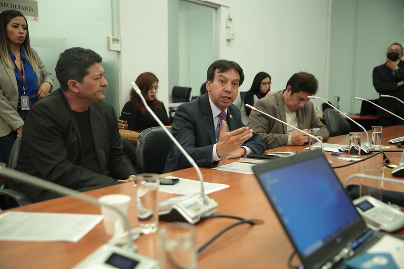El asambleísta Pedro Velasco pidió excluir del juicio político al consejero David Rosero. Foto: Asamblea