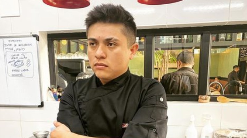 Alejandro Huertas es chef cocinero y fue seleccionado entre una centena de cocineros internacionales que postularon. Foto: Instagram alejandro_huertas